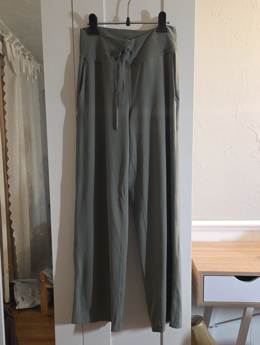 Lululemon Women's Wide-Leg Groove Drawstring Pants In Willow Leaf